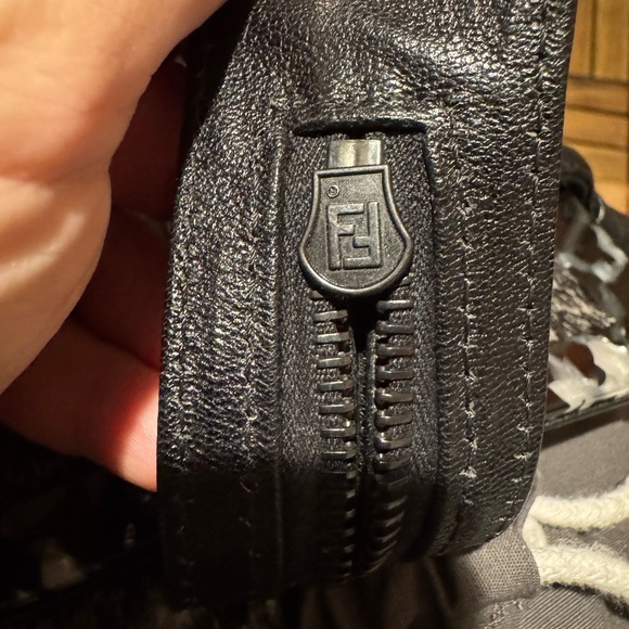 Fendi “To You” convertible shoulder bag - clutch grey feather pattern - Picture 12 of 16